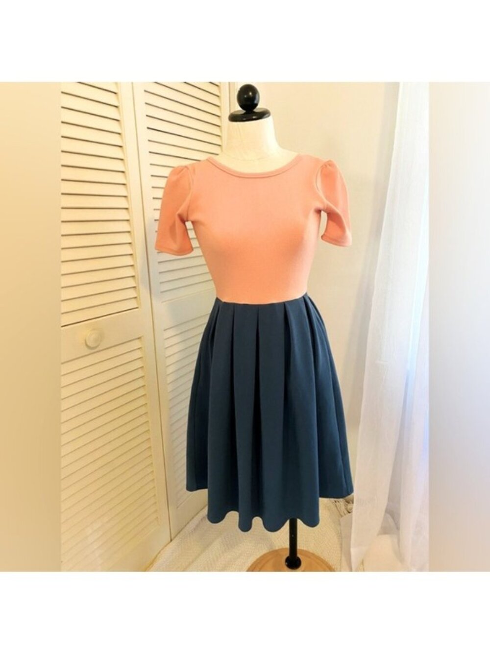 LulaRoe Fit & Flare Amelia Midi Dress Size XXS Peach & Blue - Picture 2 of 8